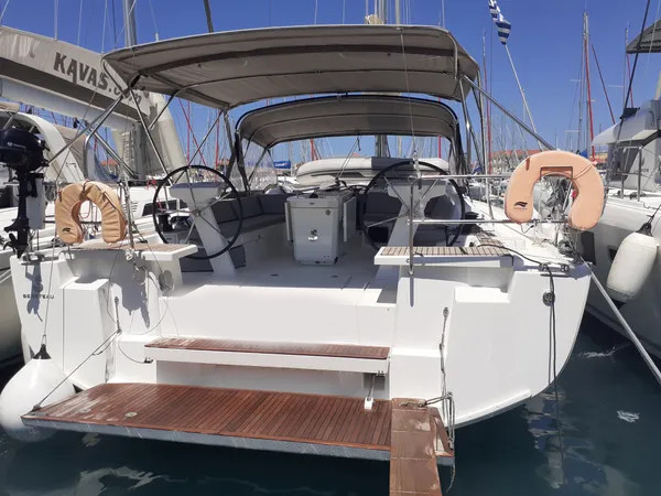Ενοικίαση Oceanis 51.1 · TSUKI · από Λαύριο, Ολυμπιακή Μαρίνα Image oceanis511_deck
