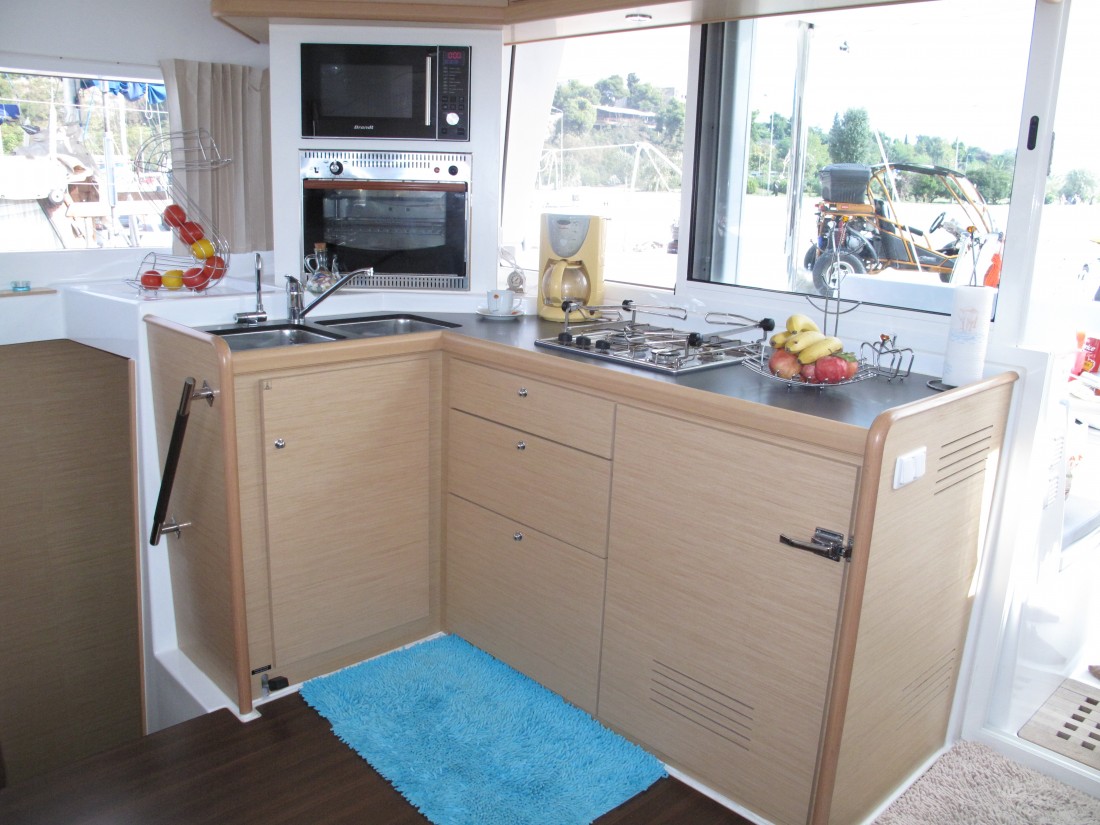 Charter Lagoon 400 S2 · EXCELLENT · from Ormos Panagias, Port Image resize2