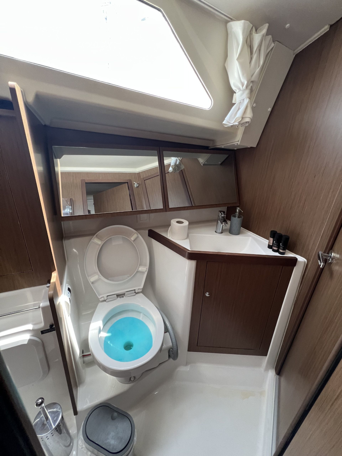 Ενοικίαση Oceanis 41.1 · SALT SHAKER  · από Κως, Μαρίνα Image pic_9