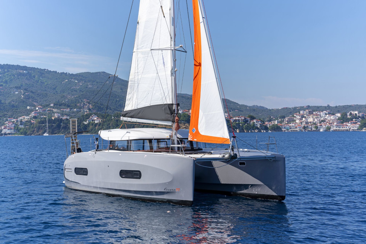 Ενοικίαση Excess 11 · ONE DANCE  · από Greece Image deck