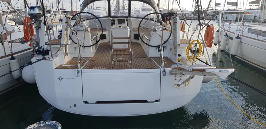 Ενοικίαση Jeanneau 54  · CELENA IV · από Κέρκυρα, Μπενίτσες Marina Image deck