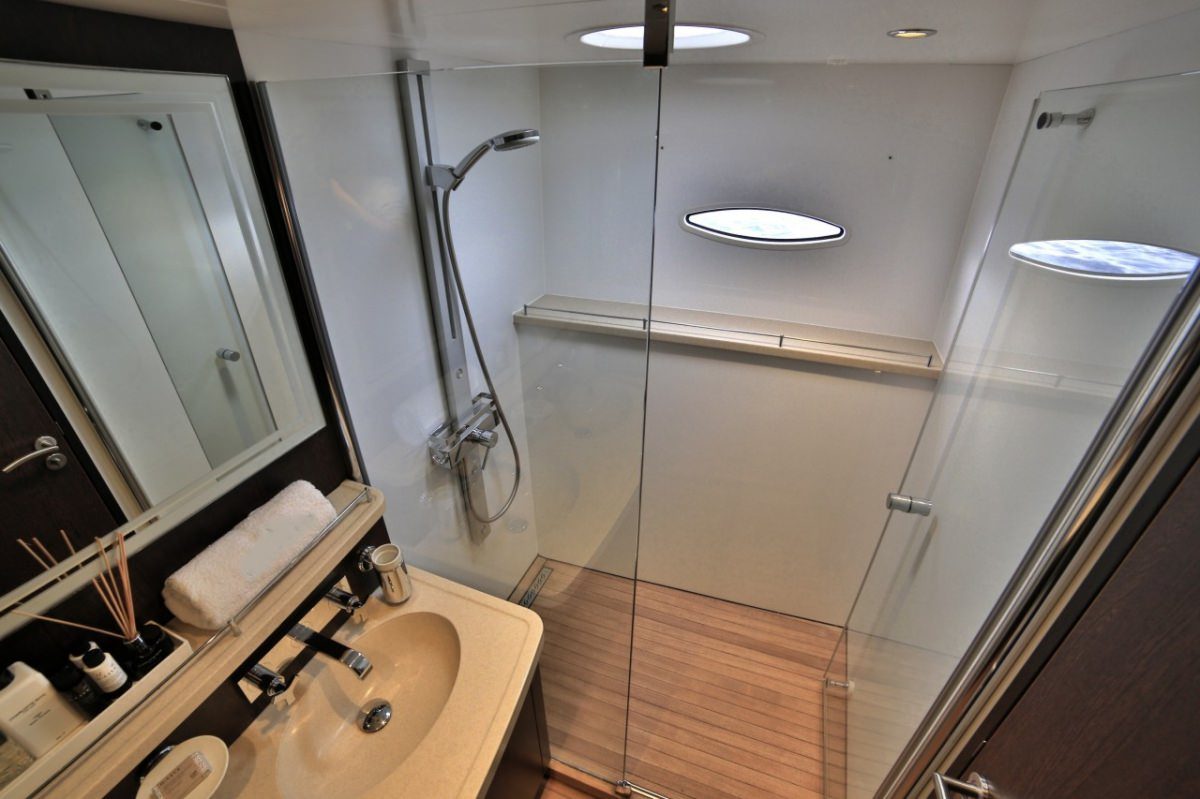 Charter Galathea 65 · WORLD 'S END  · from Nea Peramos Port Image pic_6