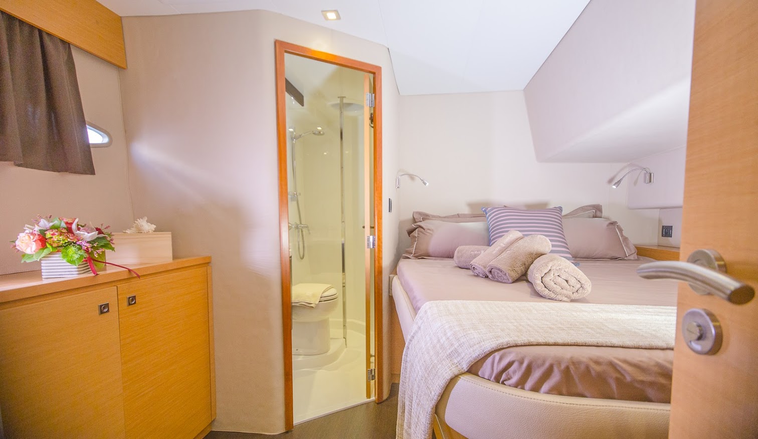 Ενοικίαση Sanya 57 · HICH  FIVE · από Αθήνα, Άλιμος Μαρίνα Image pic_3