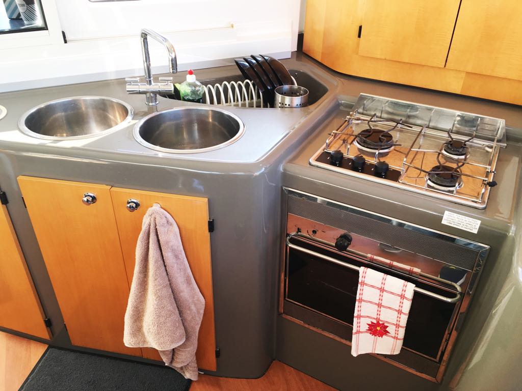 Charter Lavezzi 40  · VICTORIA  · from Porto Carras, Marina Image pic_9