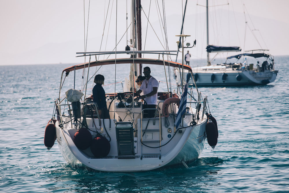 Ενοικίαση Oceanis Clipper 411  · ERIKA  · από Βόλος, Λιμένας Image deck