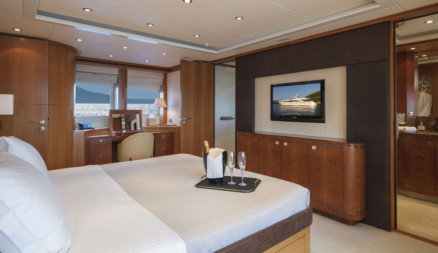 Ενοικίαση Heesen 122  · L' EQUINOX  · από Αθήνα, Άλιμος Μαρίνα Image pic_4