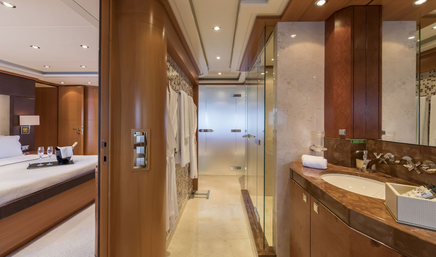 Ενοικίαση Heesen 122  · L' EQUINOX  · από Αθήνα, Άλιμος Μαρίνα Image pic_5