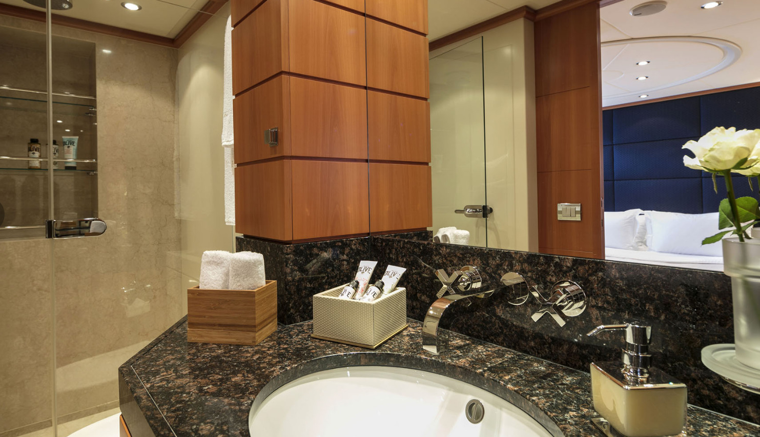 Ενοικίαση Heesen 122  · L' EQUINOX  · από Αθήνα, Άλιμος Μαρίνα Image pic_8