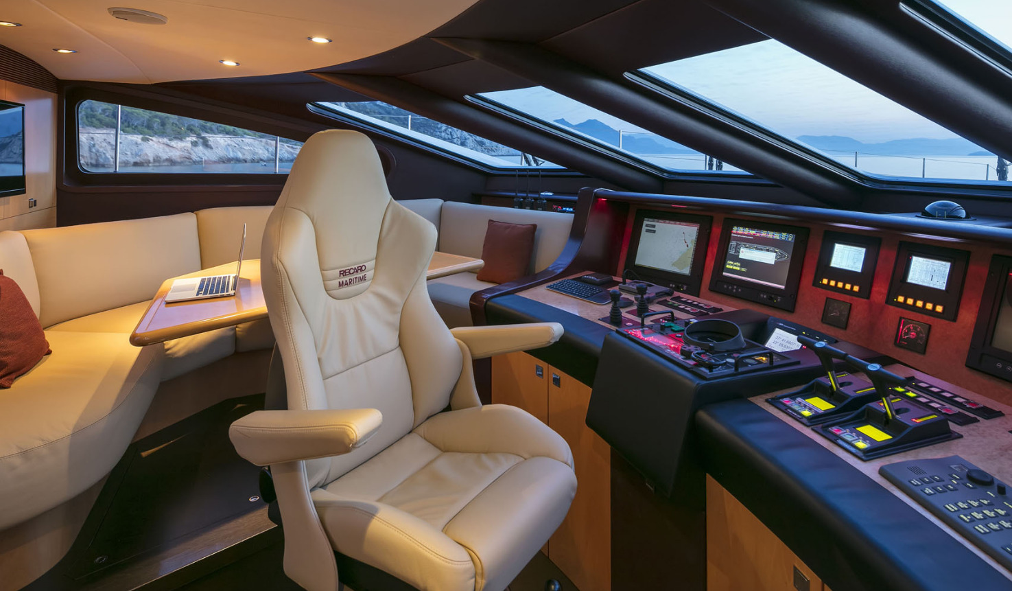 Ενοικίαση Heesen 122  · L' EQUINOX  · από Αθήνα, Άλιμος Μαρίνα Image pic_9