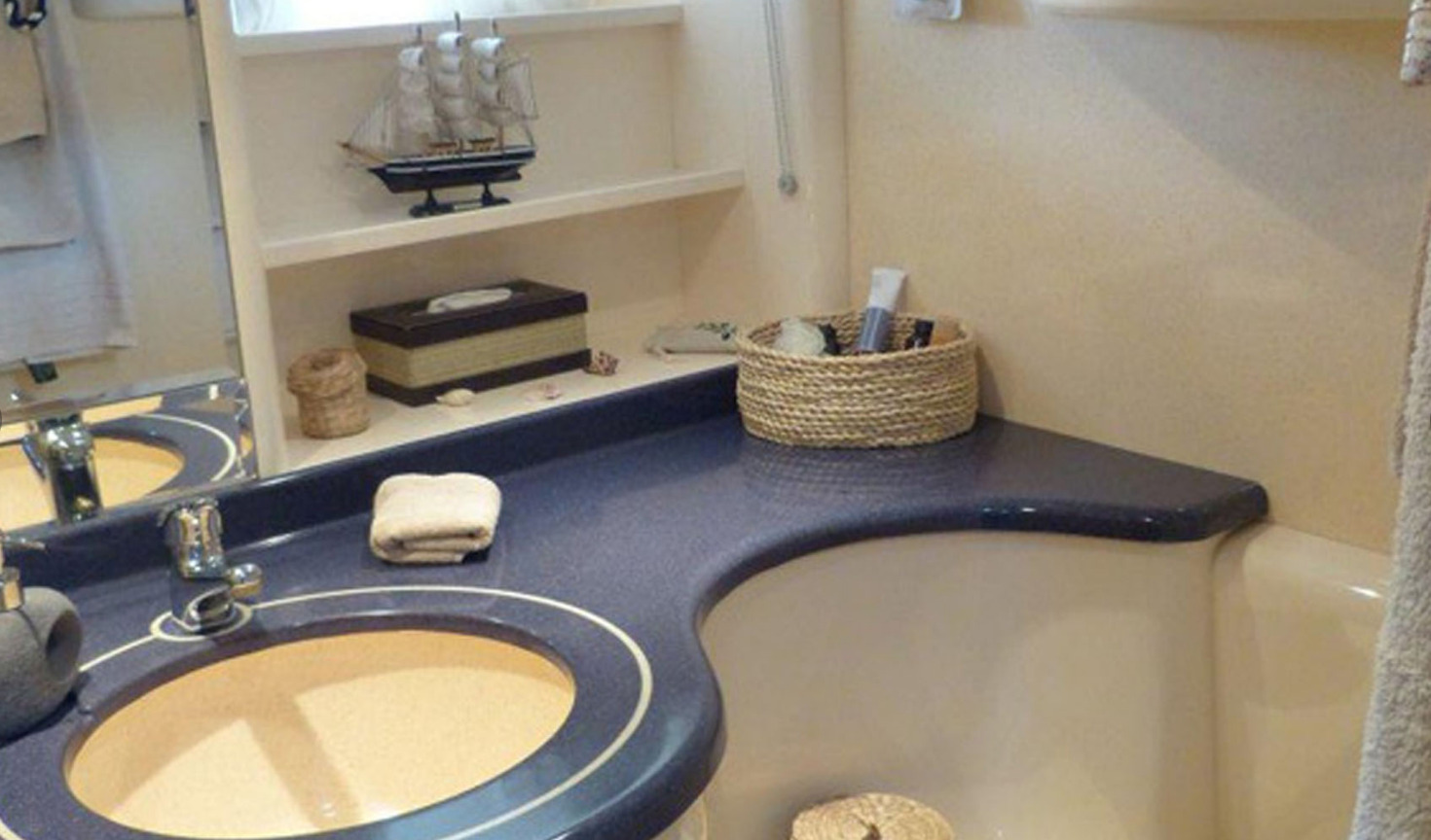 Azimut 58  Charter in Greece  Image pic_4