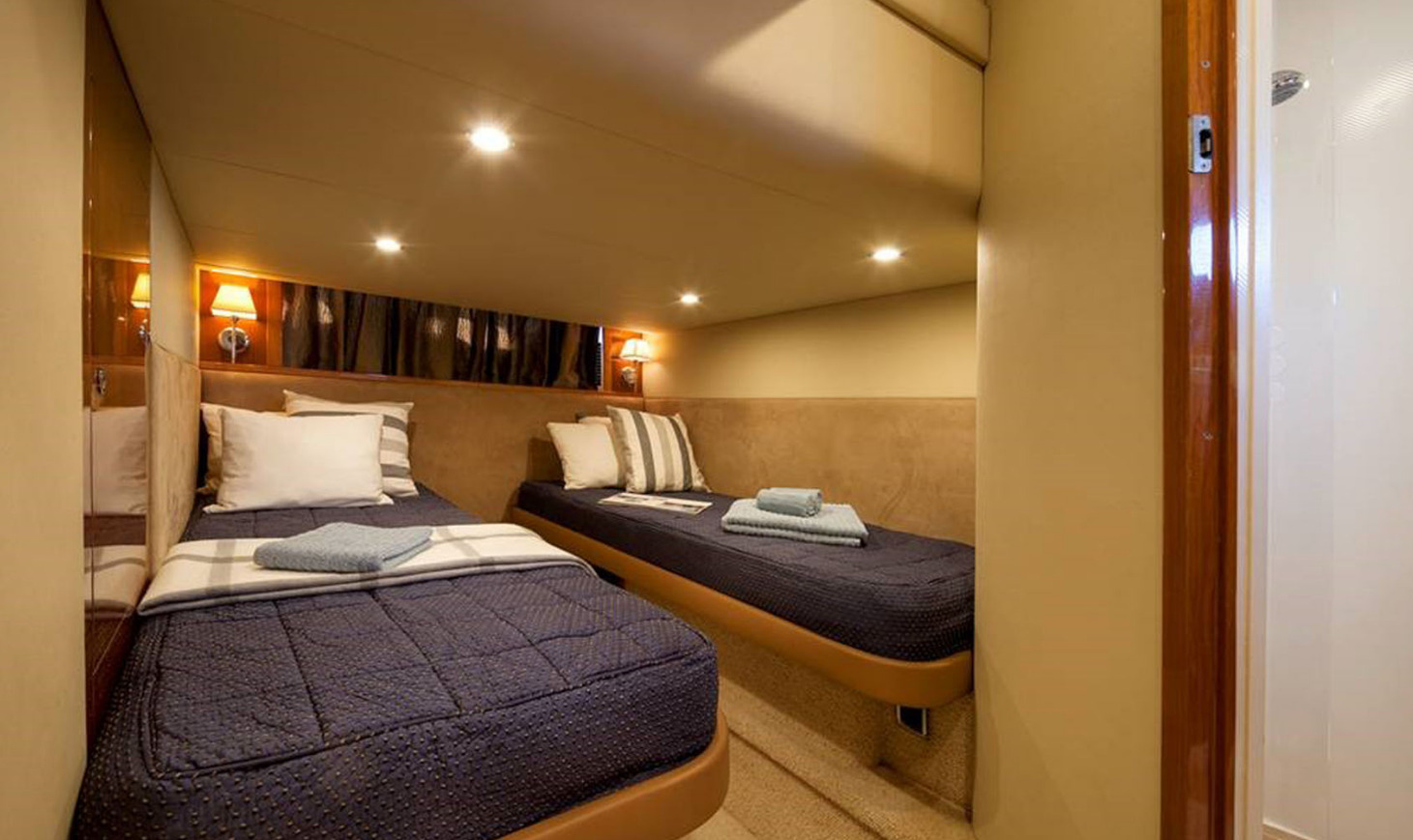 Princess 47   Charter in Greece  Image pic_4