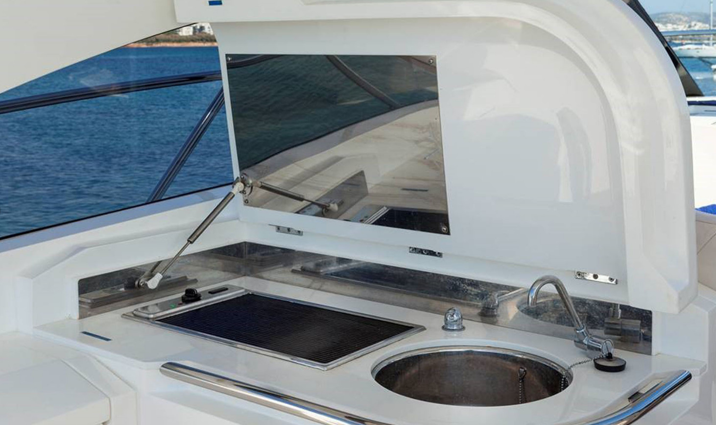 Princess 47   Charter in Greece  Image pic_8
